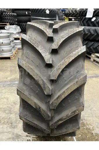 REIFEN 540 / 65 R 28 BKT Agrimax RT 657